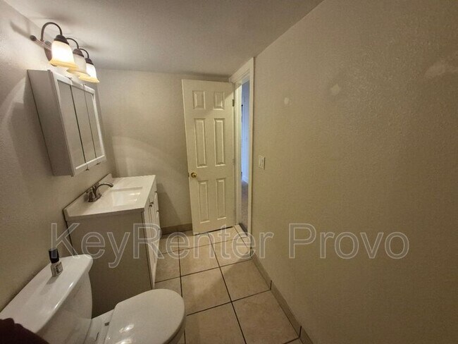 Building Photo - 75 S Astor Ln
