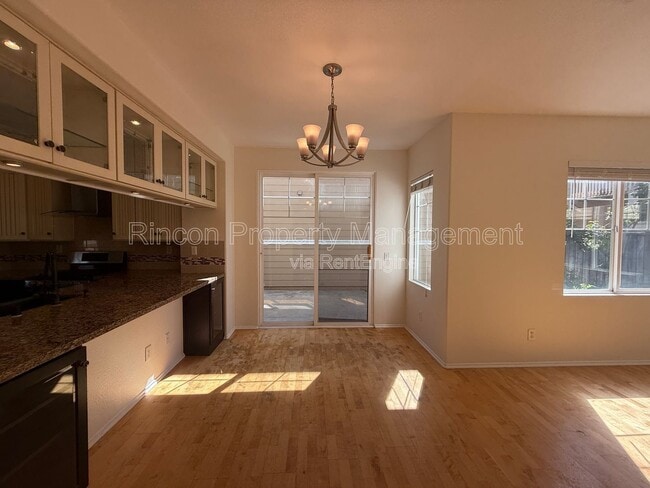 Building Photo - 238 E Pleasant Valley Rd