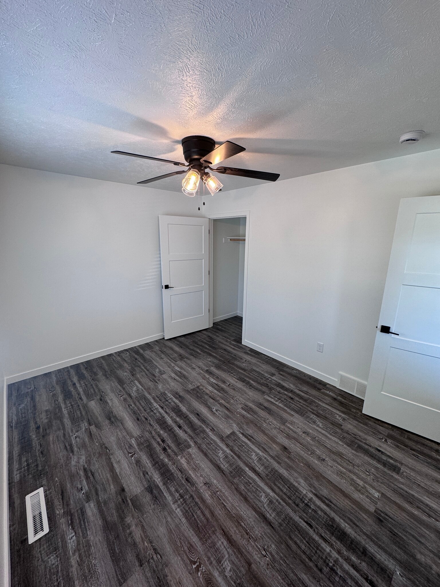 Building Photo - 202 E Plum St