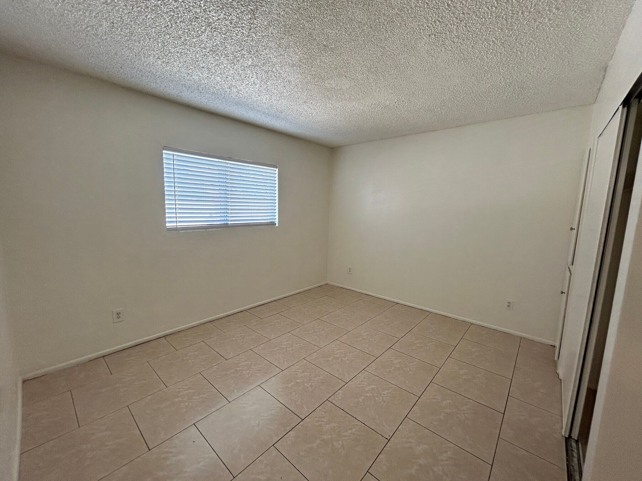 Building Photo - 8014 W Osborn Rd
