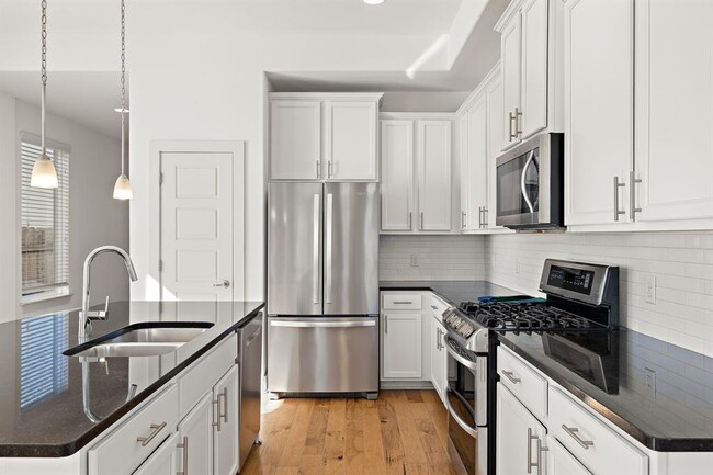 Building Photo - 7113 Cherry Beam Path