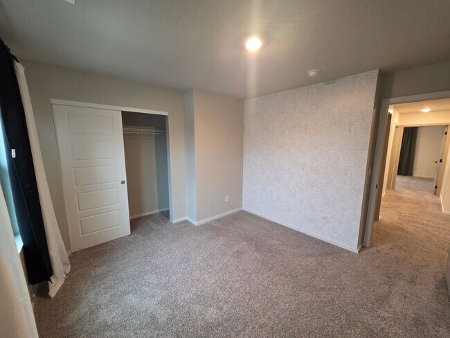 Building Photo - Beautiful Updated Home