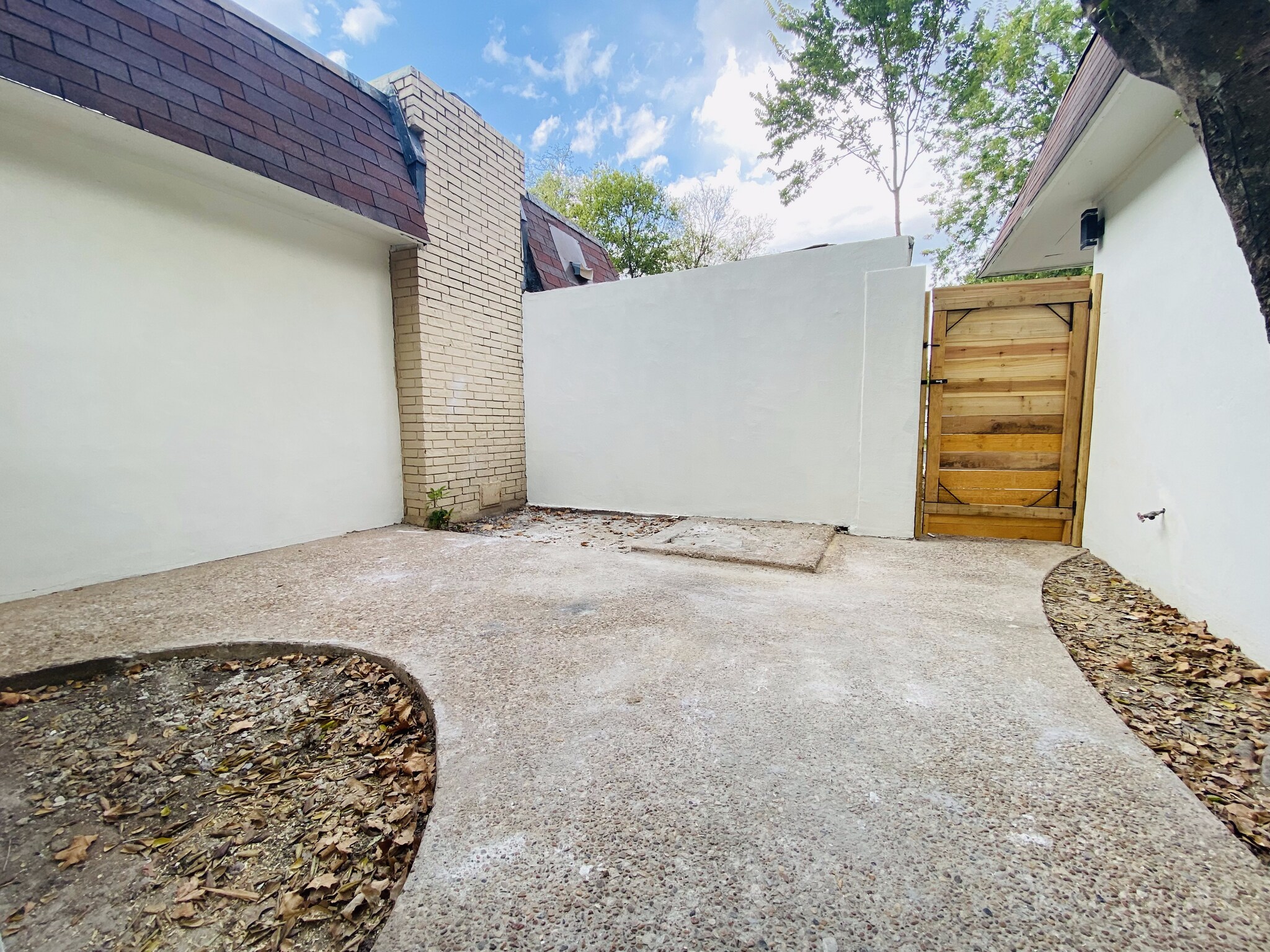 Patio - 1201 Radcliff Dr