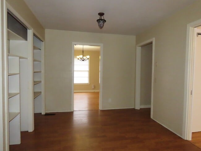 Building Photo - Updated 3 Bedroom, 1 Bathroom Home in Tyler