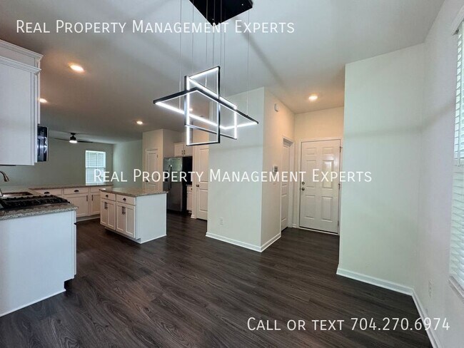 Building Photo - 3227 Selwyn Landing Dr