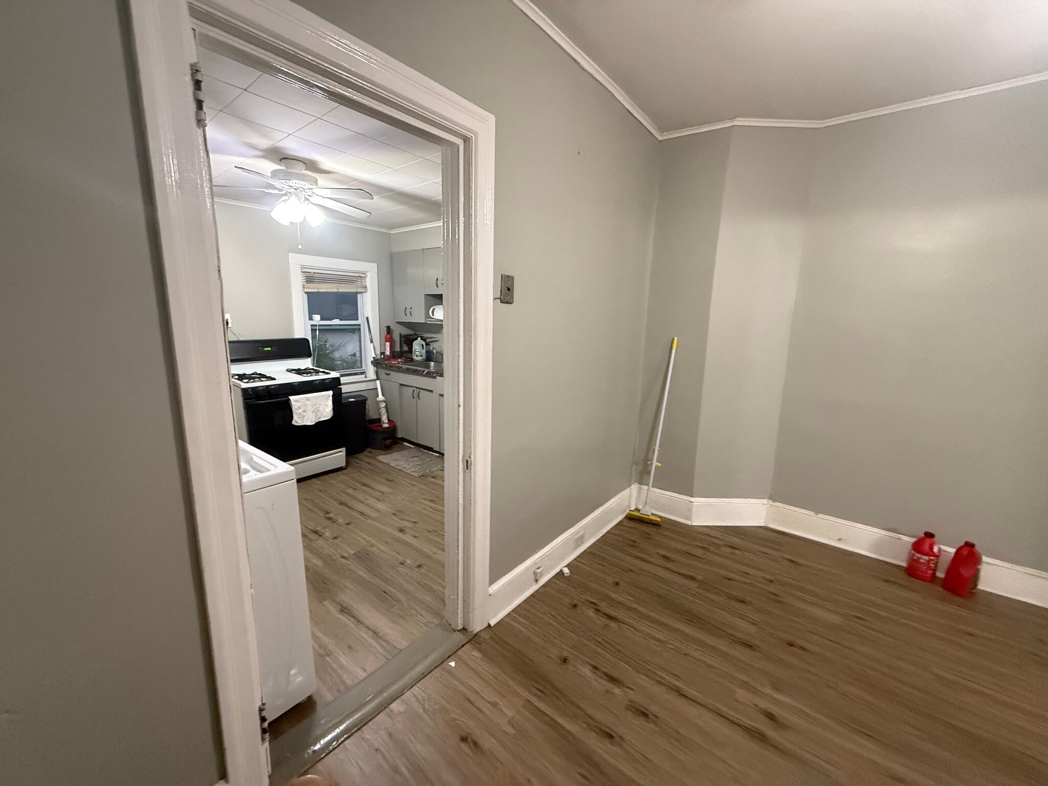Building Photo - 212 Mannion Ave
