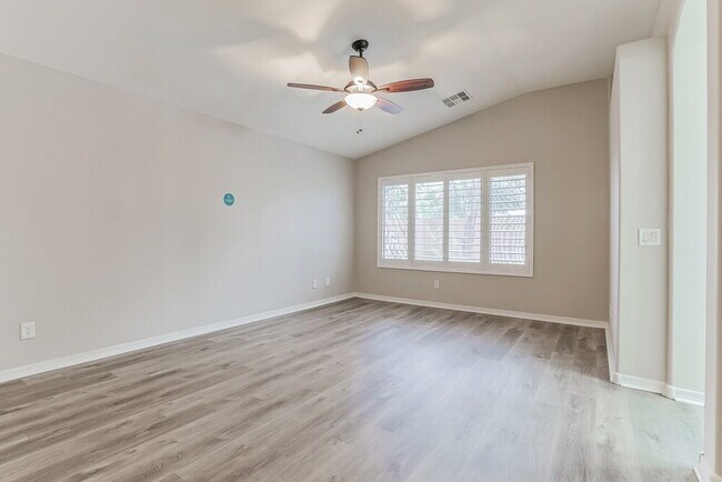 Building Photo - 33554 N Cobble Stone Dr