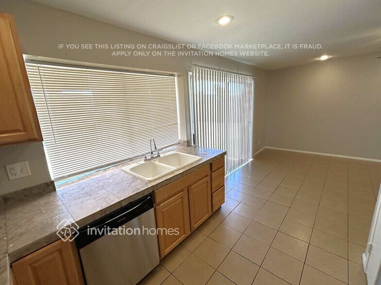 Building Photo - 5623 W Brown St