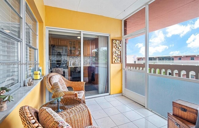 Building Photo - 180 NE 12th Ave