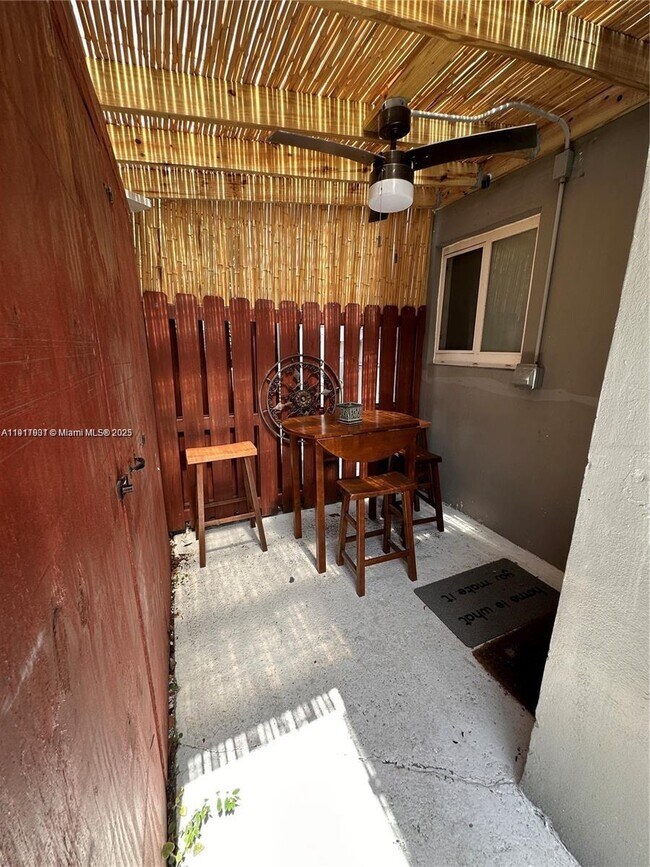 Building Photo - 1100 NE 1st Ave.