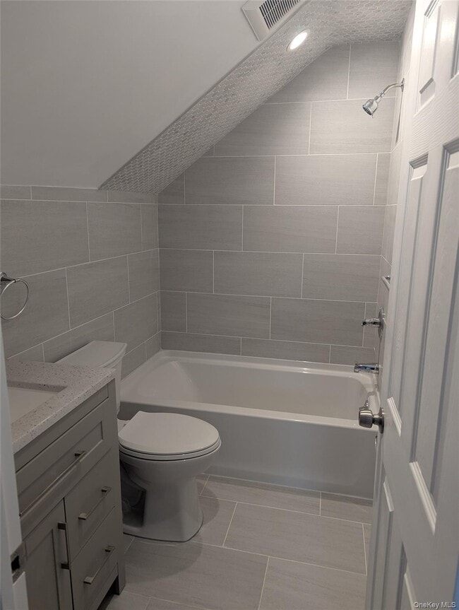 Building Photo - 62 Forest Row