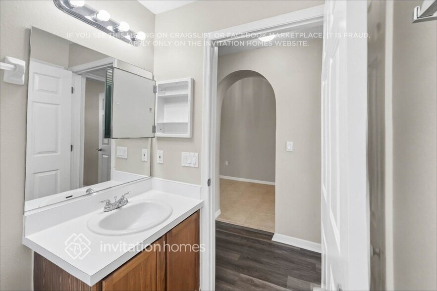 Building Photo - 10210 Merrimac Manor Dr