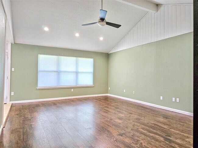 Building Photo - 22510 Parsonsgate Dr