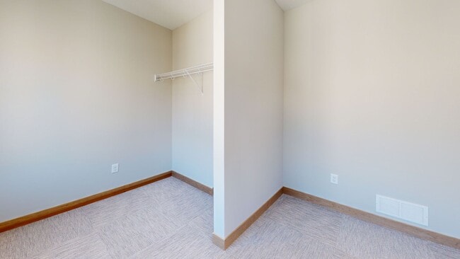 Building Photo - 869 19th Ave SE