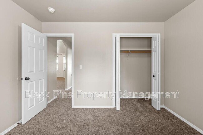 Building Photo - 2117 S Crimson Rose Way