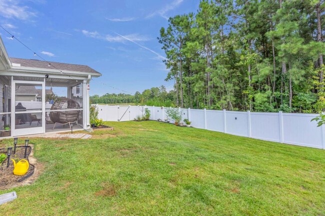 Building Photo - 922 Daylily Cir