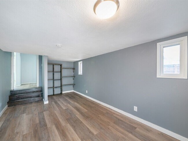 Building Photo - Cozy 3 Bed 2 Bath Updated Home!