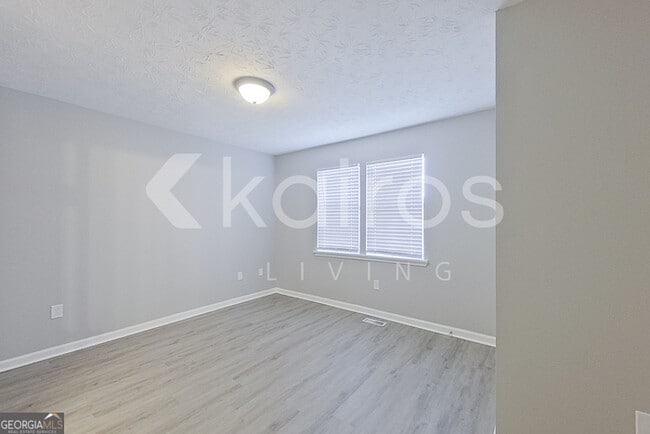 Building Photo - 160 Deer Pkwy
