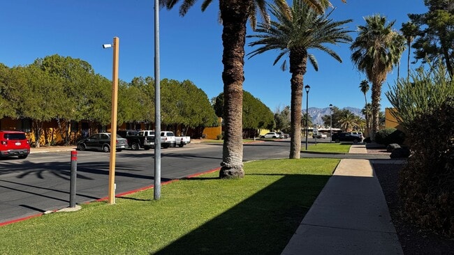 Building Photo - Westside - (Anklam and Silverbell) 2 bedro...