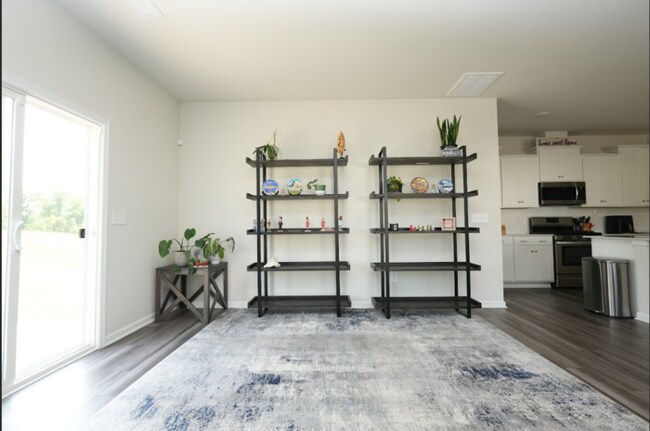 Building Photo - Spacious 4-Bedroom Home with Modern Comforts