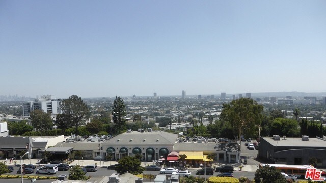 Building Photo - 1211 Sunset Plaza Dr