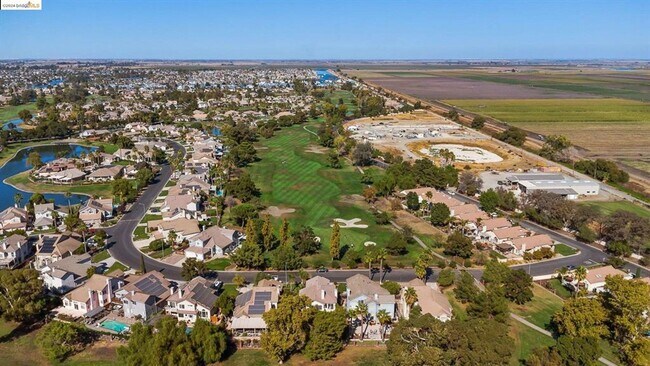 Building Photo - 5 BED 3 BATH HOME ON THE DISCOVERY BAY GOLF COURSE, ALL UPDATED THROUGH OUT. COME MAKE THIS YOUR ...