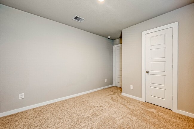 Building Photo - 2611 Westward Hl Dr