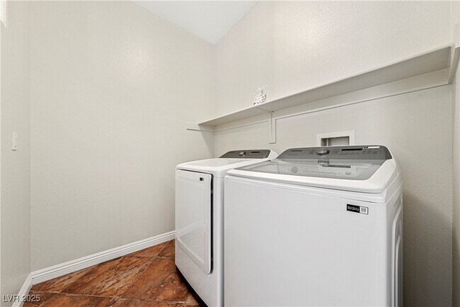 Building Photo - 425 Ralph Mosa St