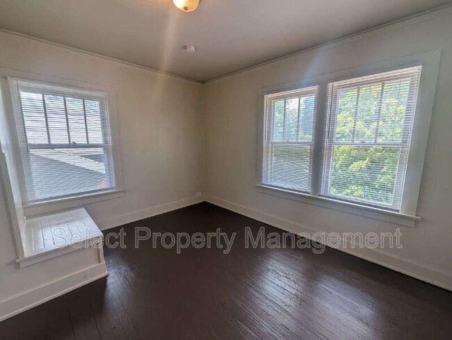 Building Photo - 1148 W Packard Ave