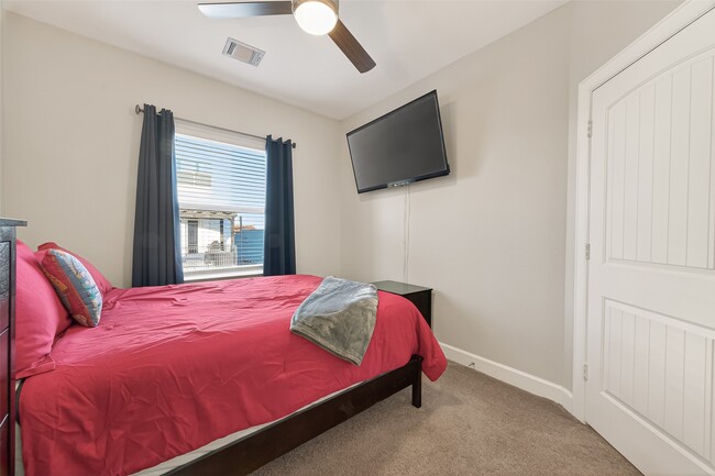 Building Photo - 1914 Shearn St