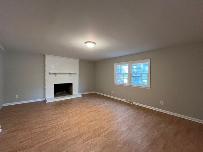 Building Photo - 13009 Creedmoor Rd