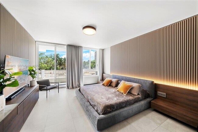 Building Photo - 785 Crandon Blvd