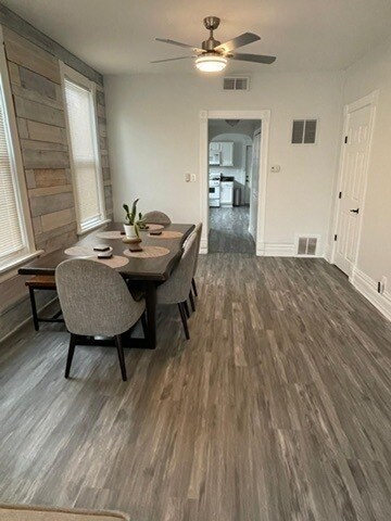 Building Photo - 3625 W Shakespeare Ave