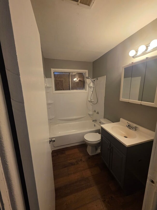 Building Photo - LIMITED TIME**NO APPLICATION FEE**1/2 OFF DEPOSIT**