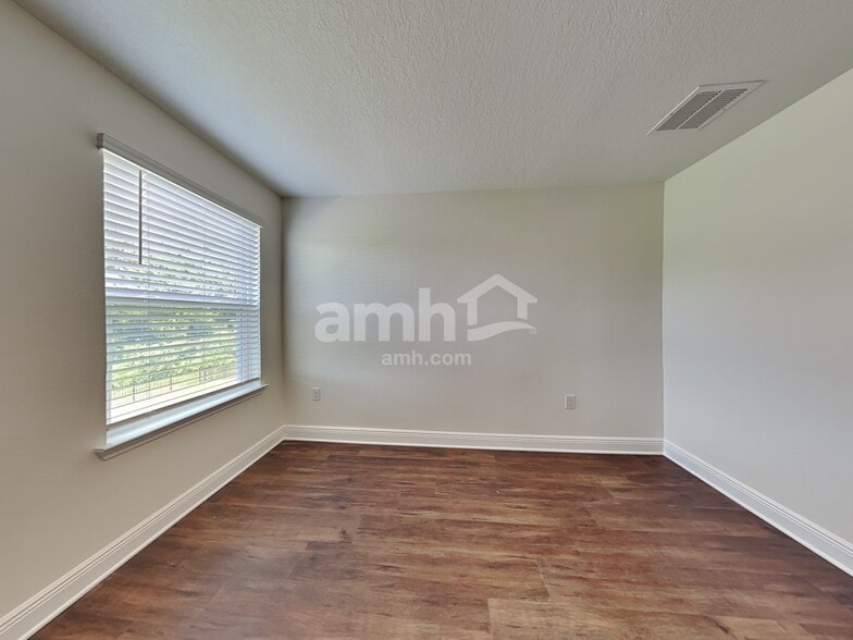 Building Photo - 27272 St Andrews Ave