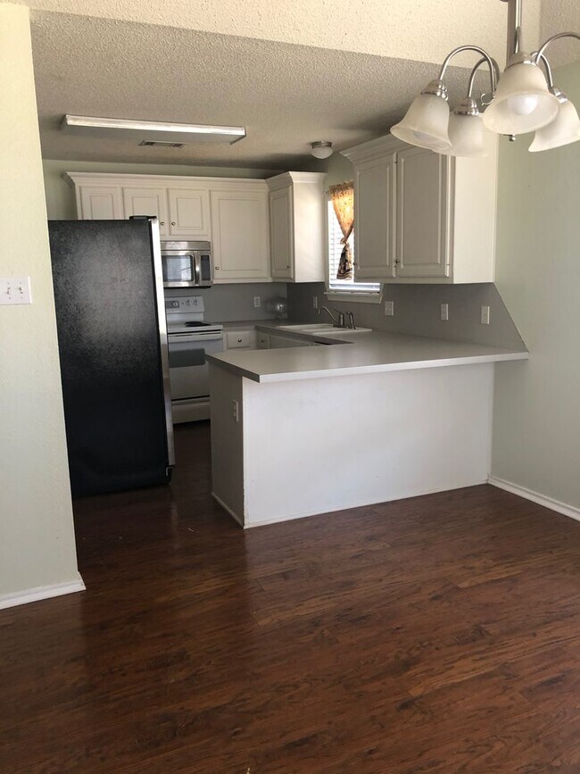 Building Photo - Home Sweet Home!!! November 2022!