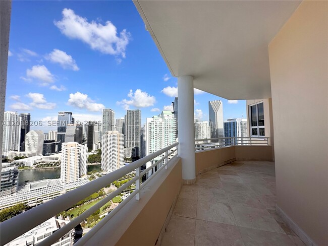 Building Photo - 808 Brickell Key Dr