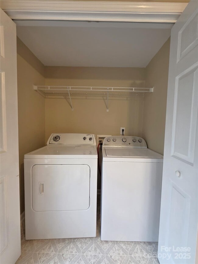 Building Photo - 8844 Treyburn Dr