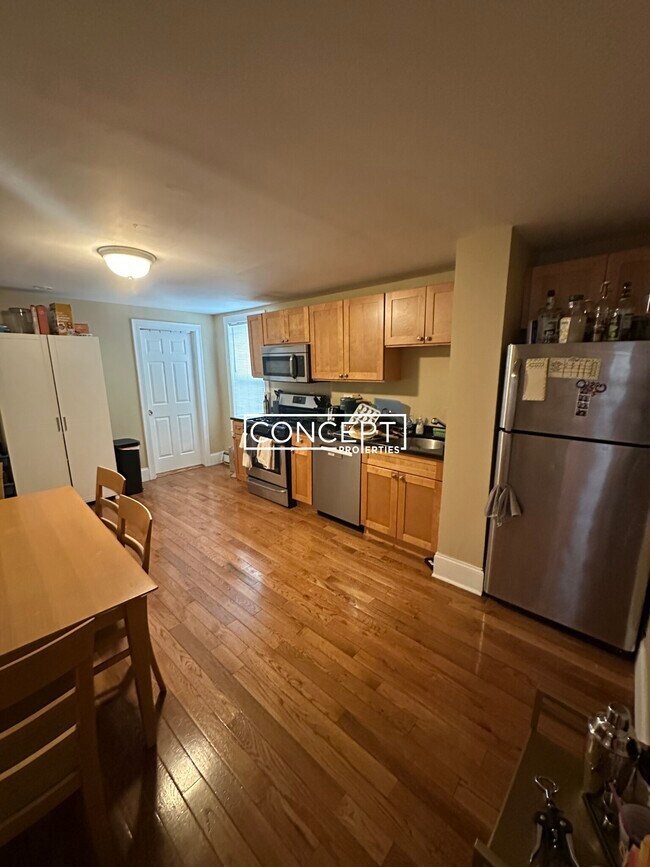 Building Photo - 44A Hillside St. Unit 1