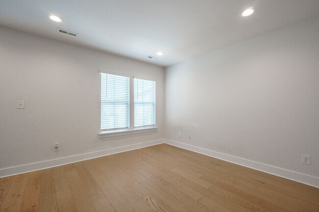 Building Photo - 608 Old Dominion Dr