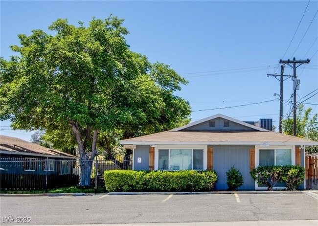 Primary Photo - 5009 Evergreen Ave
