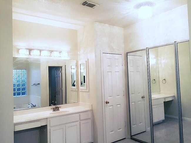 Building Photo - 17503 Sunny Trail Ln