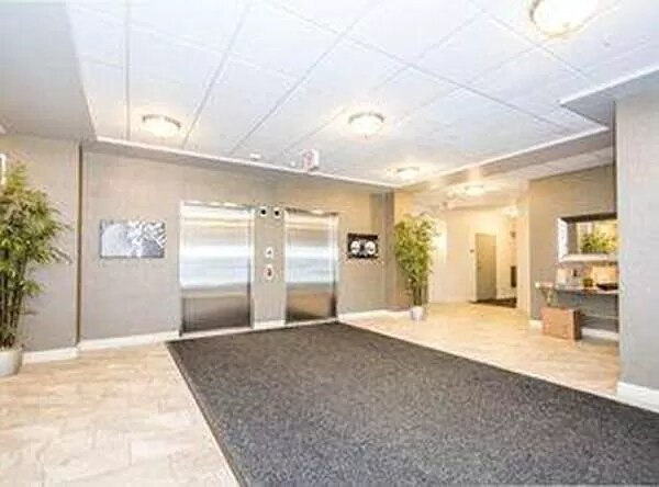 Lobby - 1 Cityview Ln