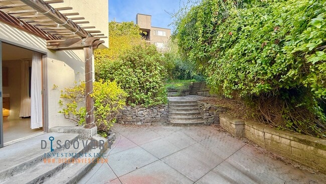 Building Photo - Updated MCM Gem in Adams Point