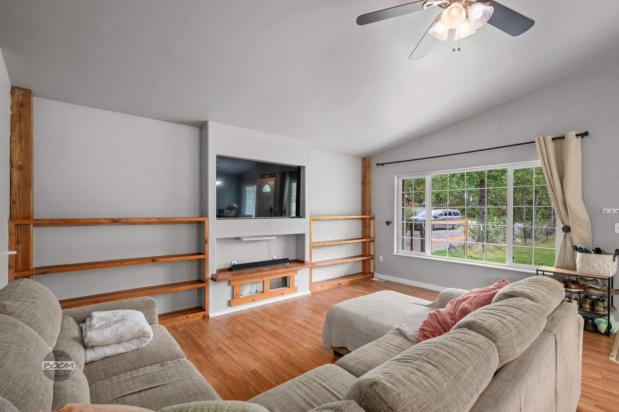 Building Photo - 3220 S Donovan Dr