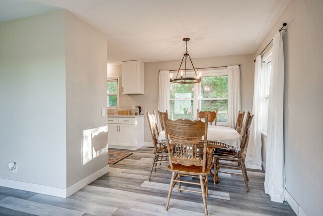 Building Photo - 2601 Baugh Rd