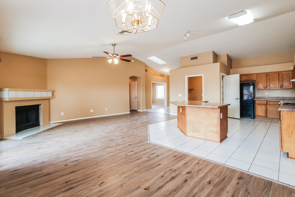 Building Photo - 2203 E Edna Ave