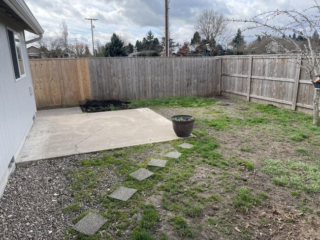 Building Photo - 2010 Del Rio Ave SE