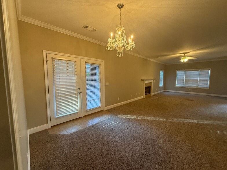 Building Photo - One Level Garden Home in Athena Park