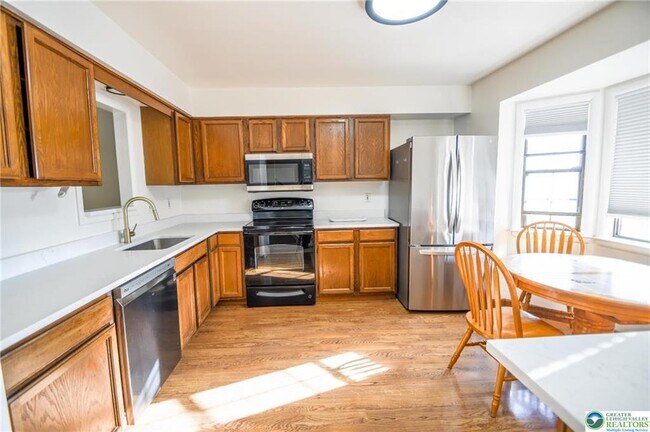 Building Photo - 2505 Madison Ave